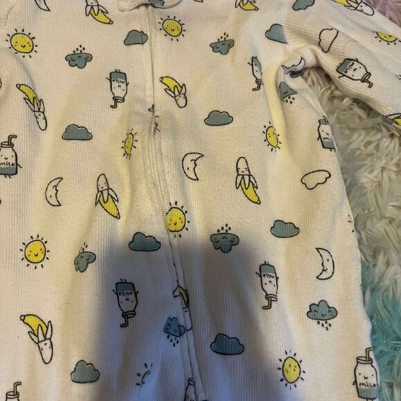 Carter's Zip Up Pajamas 6 Months - Picture 3 of 5